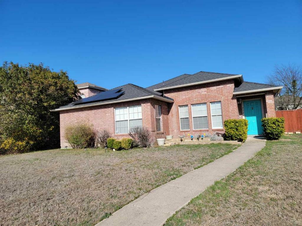 Property Photo:  312 Teakwood Lane  TX 75104 