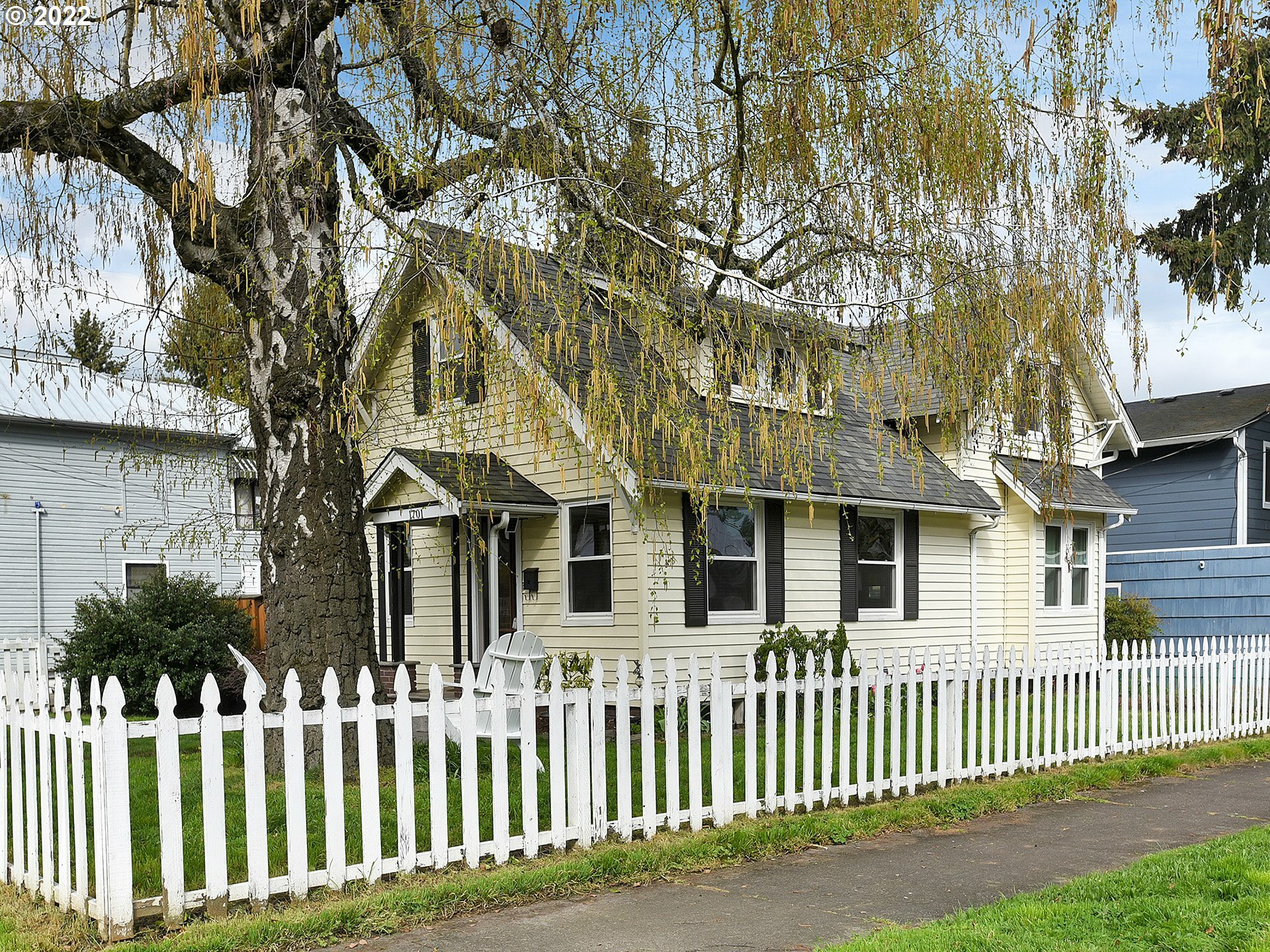 Property Photo:  1701 Franklin St  WA 98660 