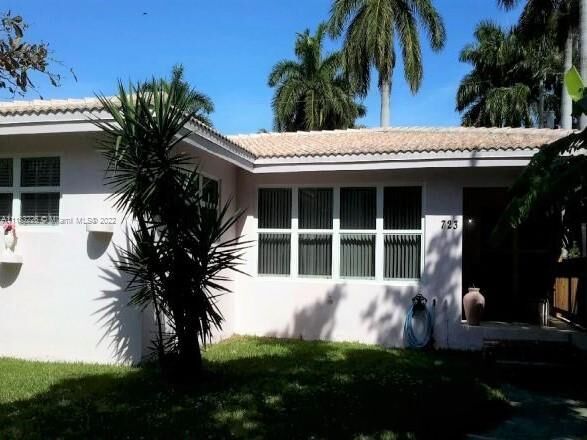 Property Photo: 723 Hollywood Blvd FL 33019