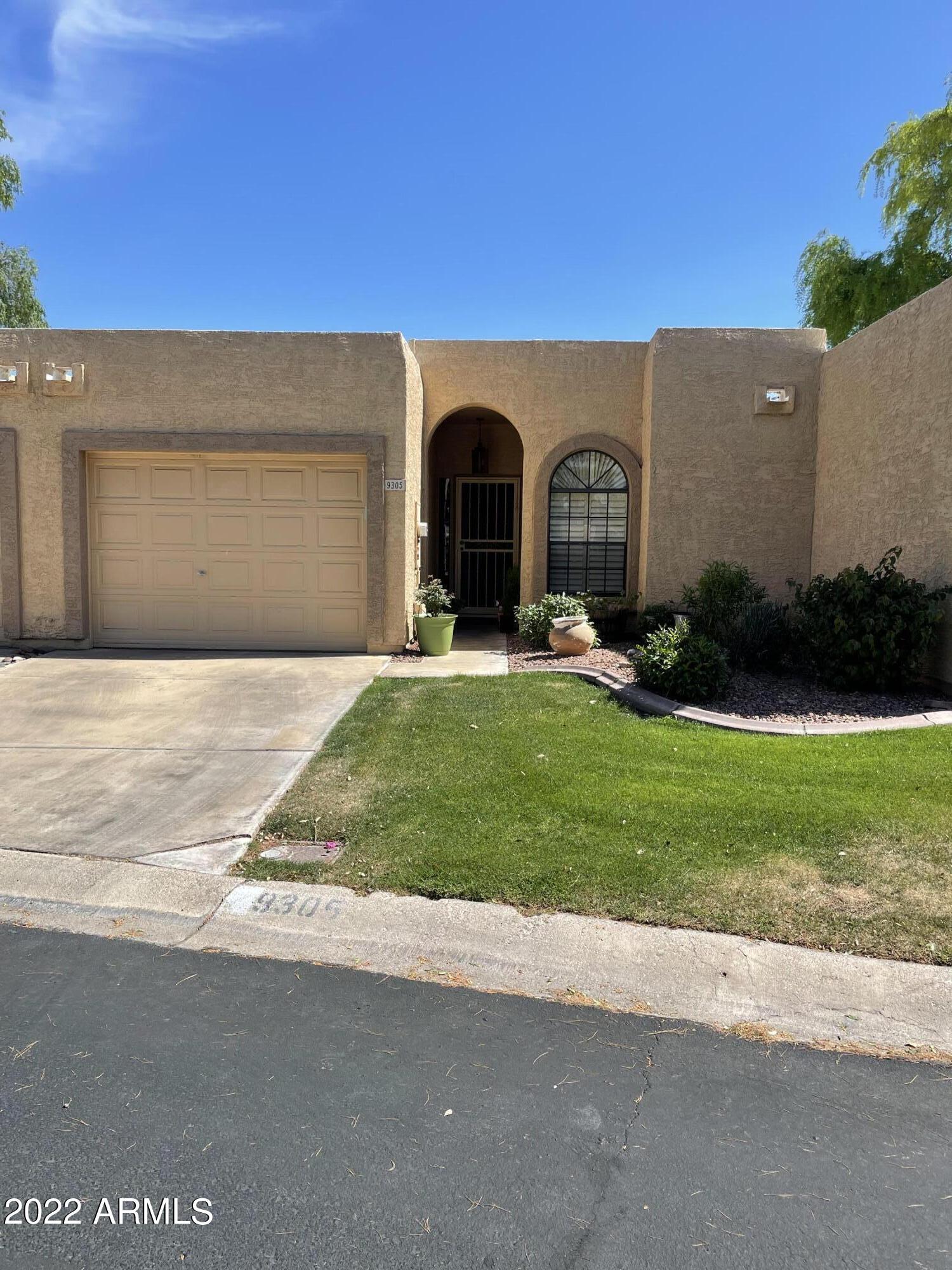 Property Photo: 9305 W Morrow Drive AZ 85382