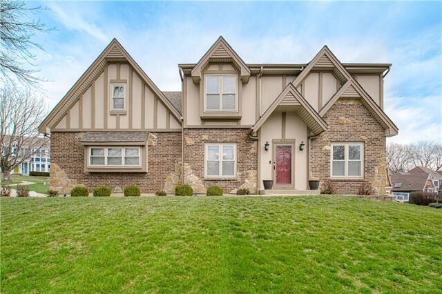 Property Photo:  8101 N Flora Court  MO 64118 