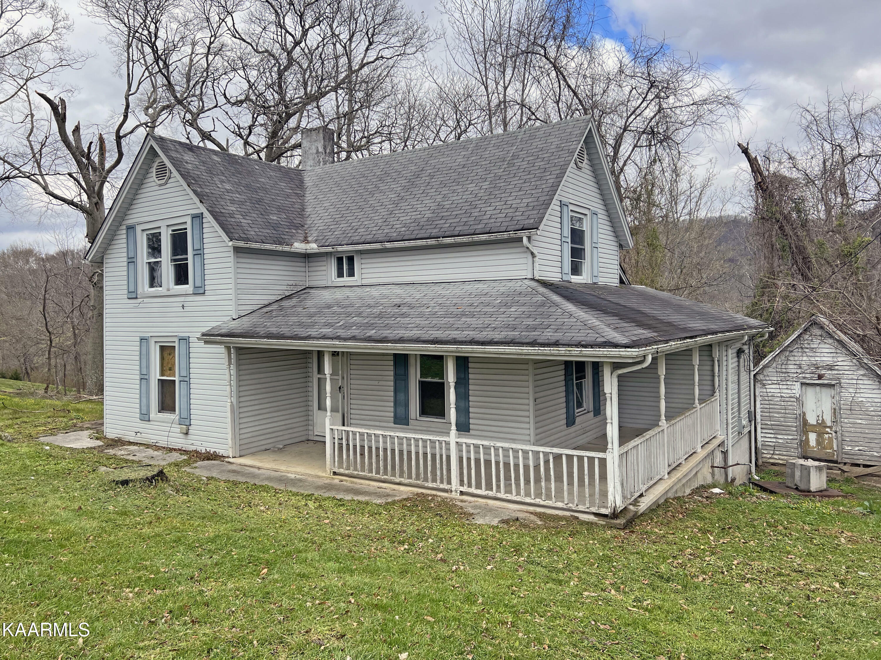 Property Photo:  112 W Hill St  TN 37766 