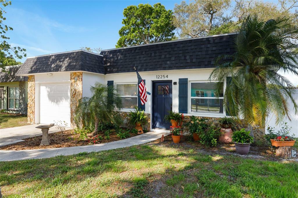 Property Photo:  12254 Mallory Drive  FL 33774 