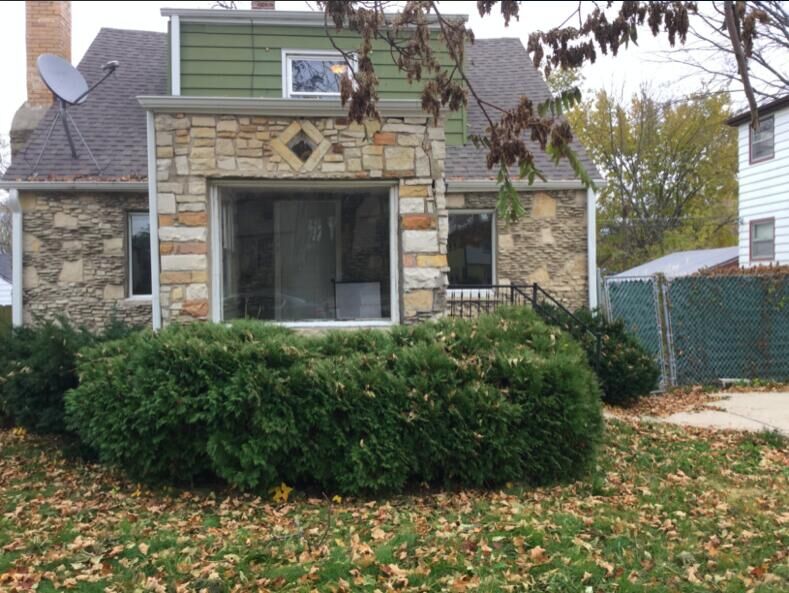 Property Photo: 5920 N 68th St WI 53218