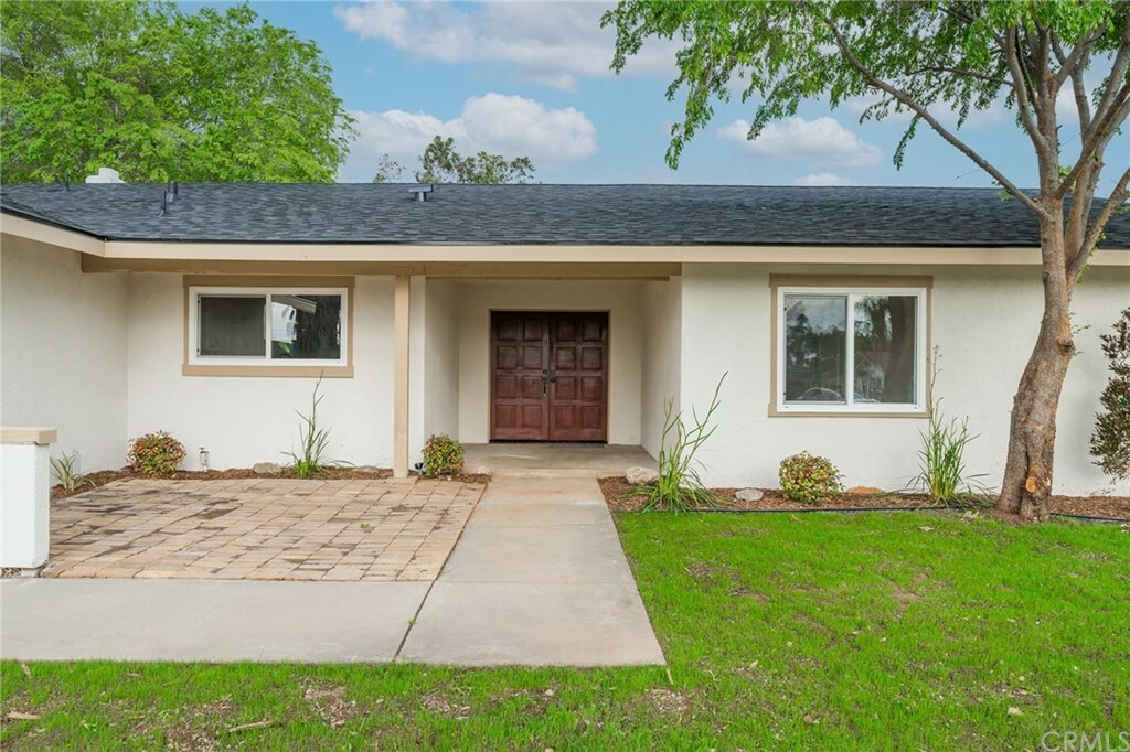 Property Photo: 1039 4th Street CA 92320