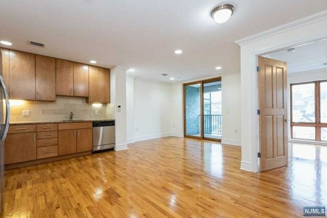 Property Photo:  17 Meadow Road 104  NJ 07070 