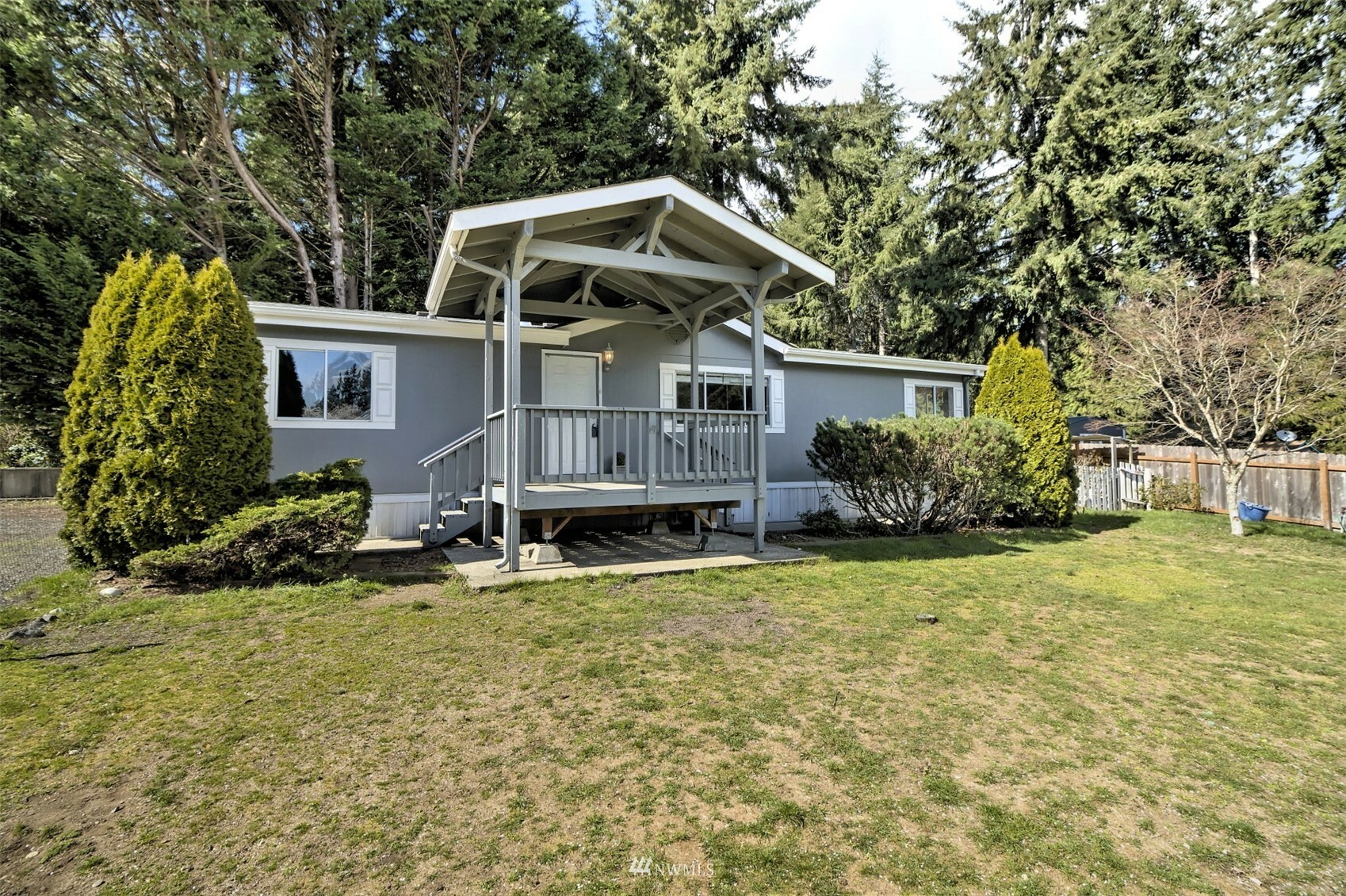 Property Photo:  120 NE Harpoon Drive  WA 98528 