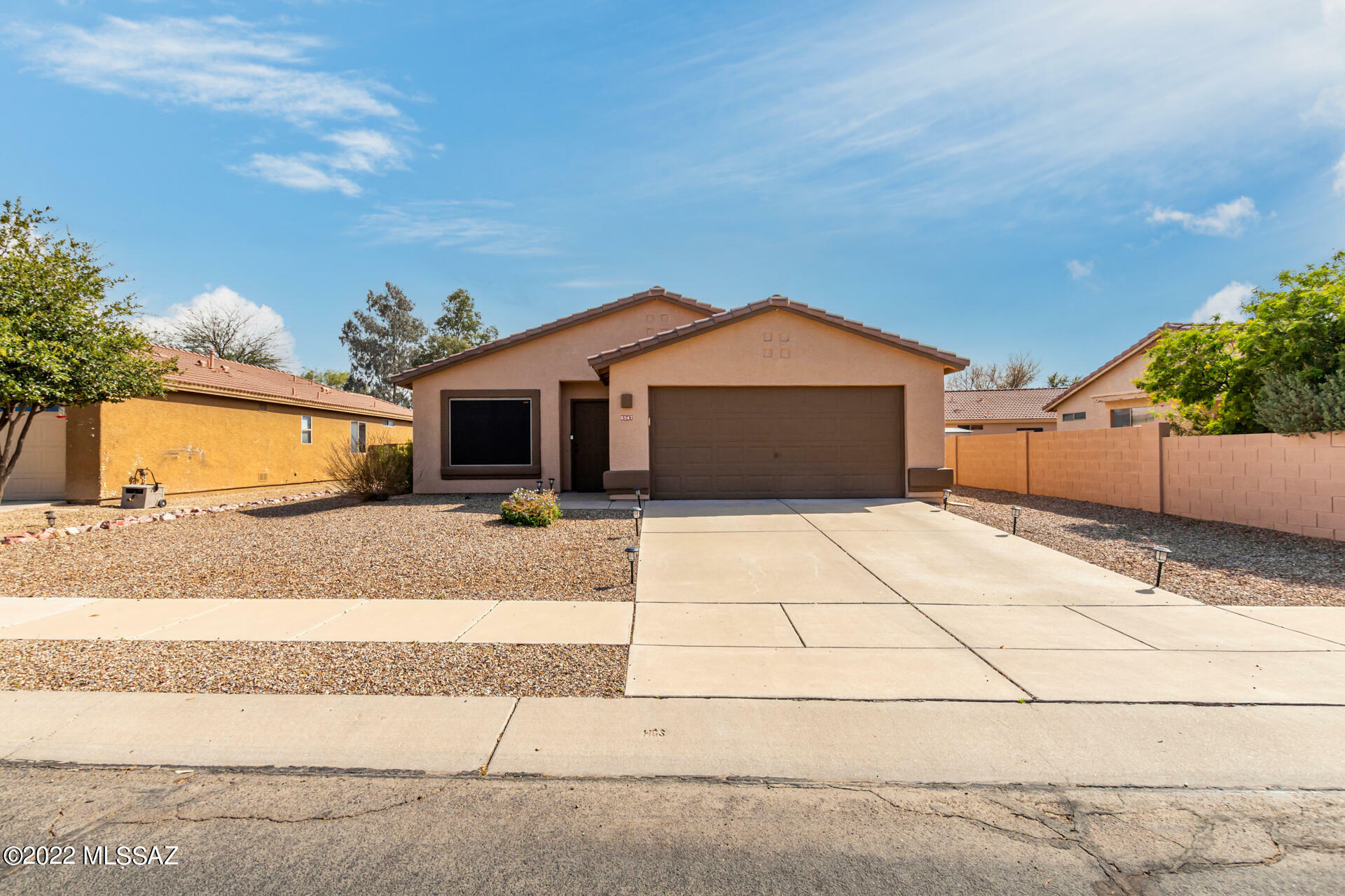 Property Photo:  6547 W Wilhoit Way  AZ 85743 