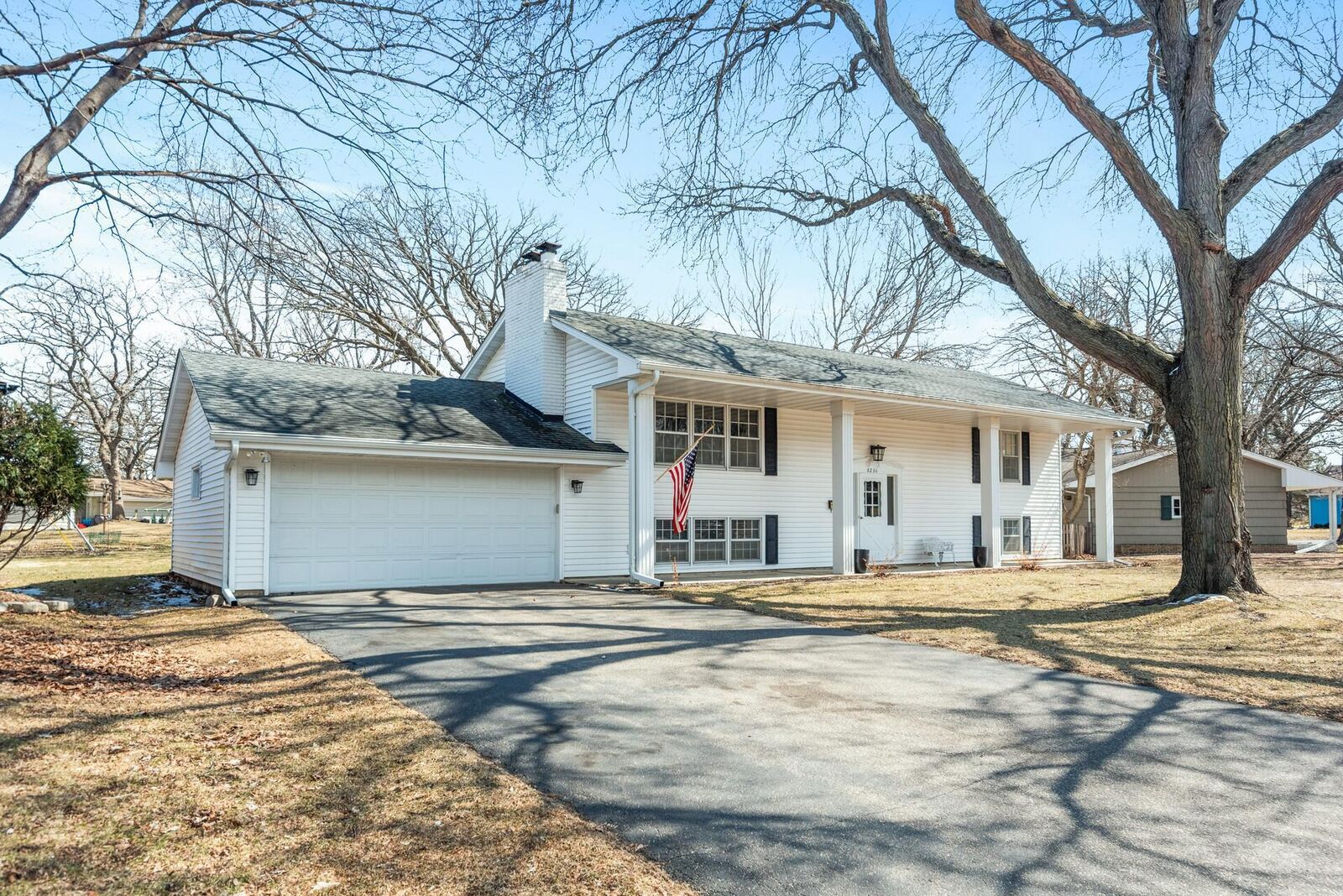 Property Photo: 8230 Westwood Hills Curve MN 55426