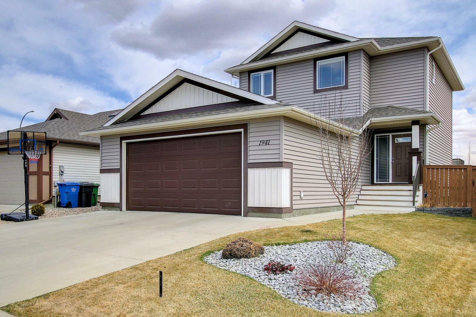 Property Photo: 1941 Parkside Green AB T1M 0B2