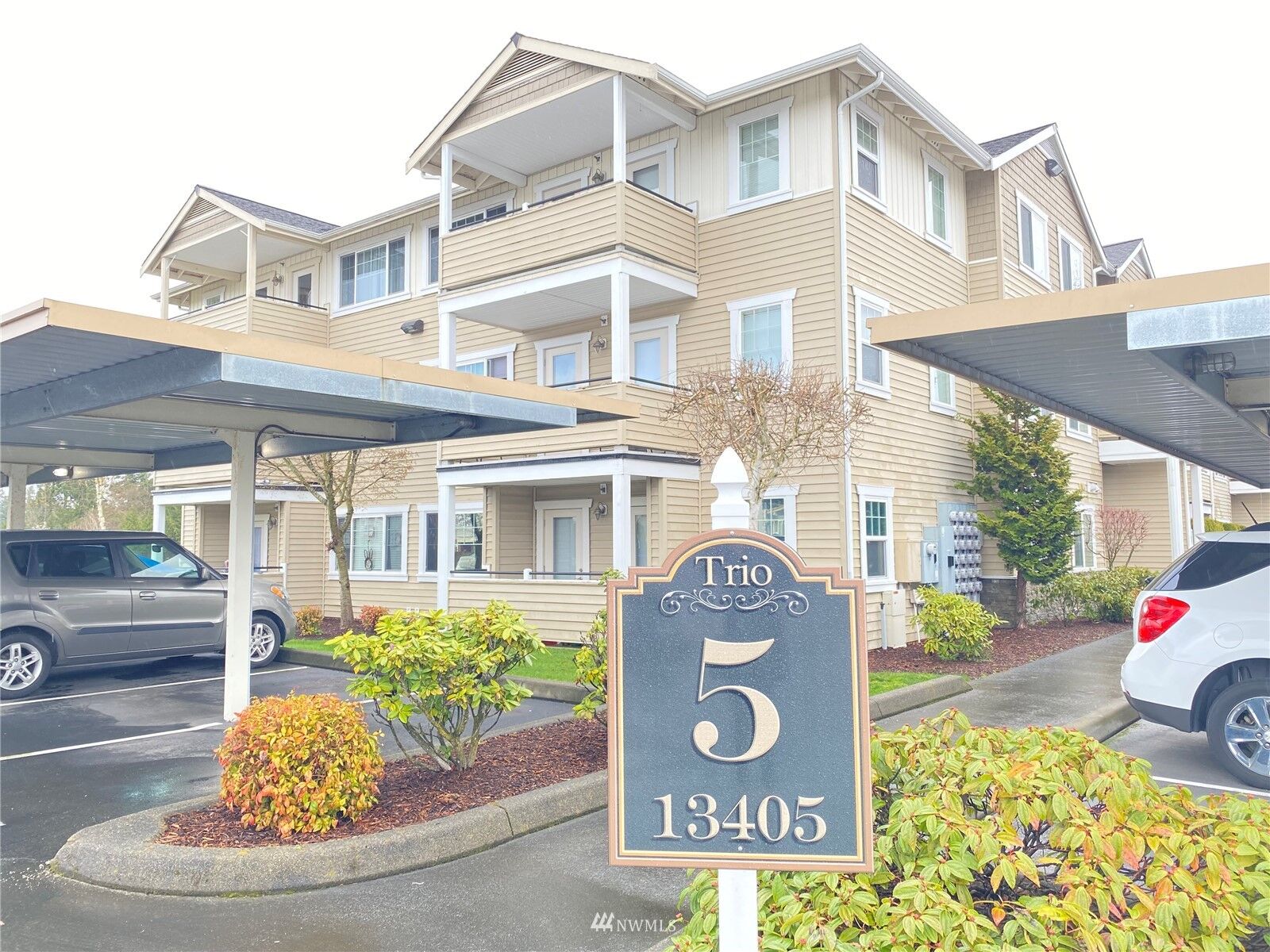 Property Photo: 13405 97th Avenue E 201 WA 98373