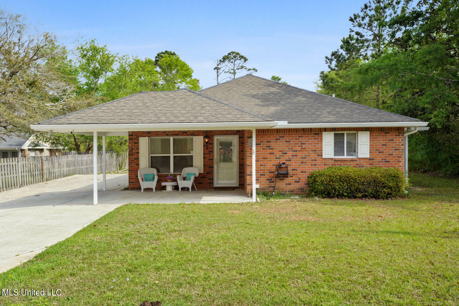 Property Photo:  722 Zimmerman Street  MS 39576 