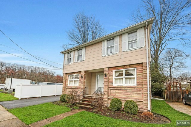 Property Photo:  5 Clinton Avenue  NJ 07432 