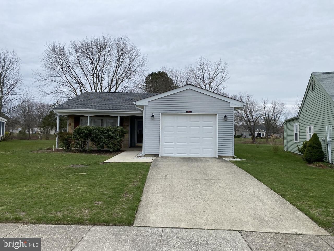 Property Photo:  52 Chatham Place  NJ 08088 