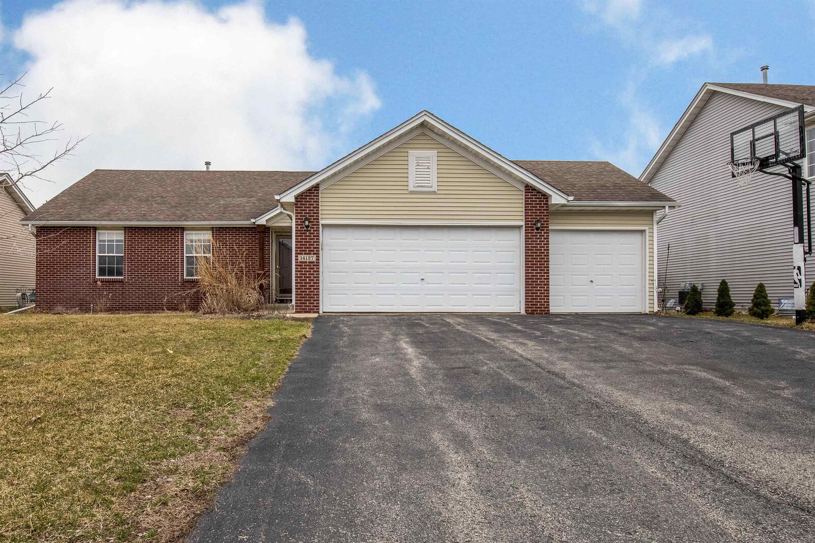 Property Photo:  14127 Winnward Way  IL 61080 