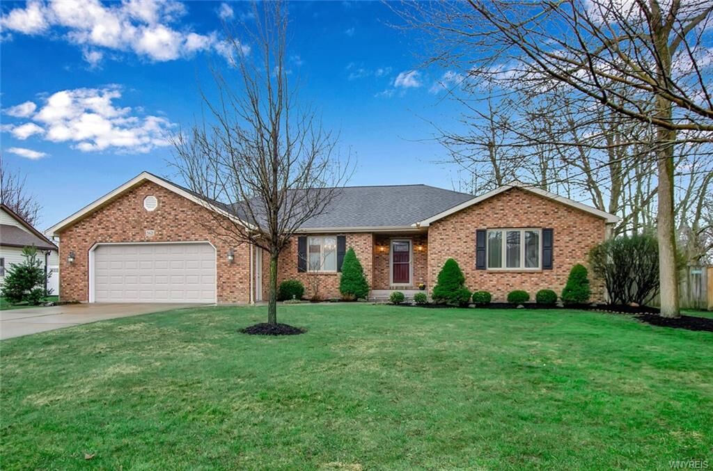 Property Photo:  3421 Calvano Drive  NY 14072 