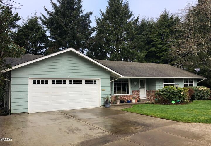 629 NE 20th Place  Newport OR 97365 photo