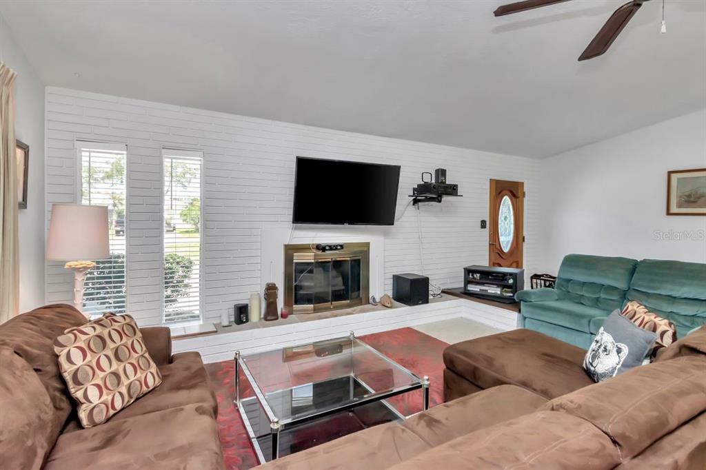 Property Photo:  6947 S Shore Drive S  FL 33707 