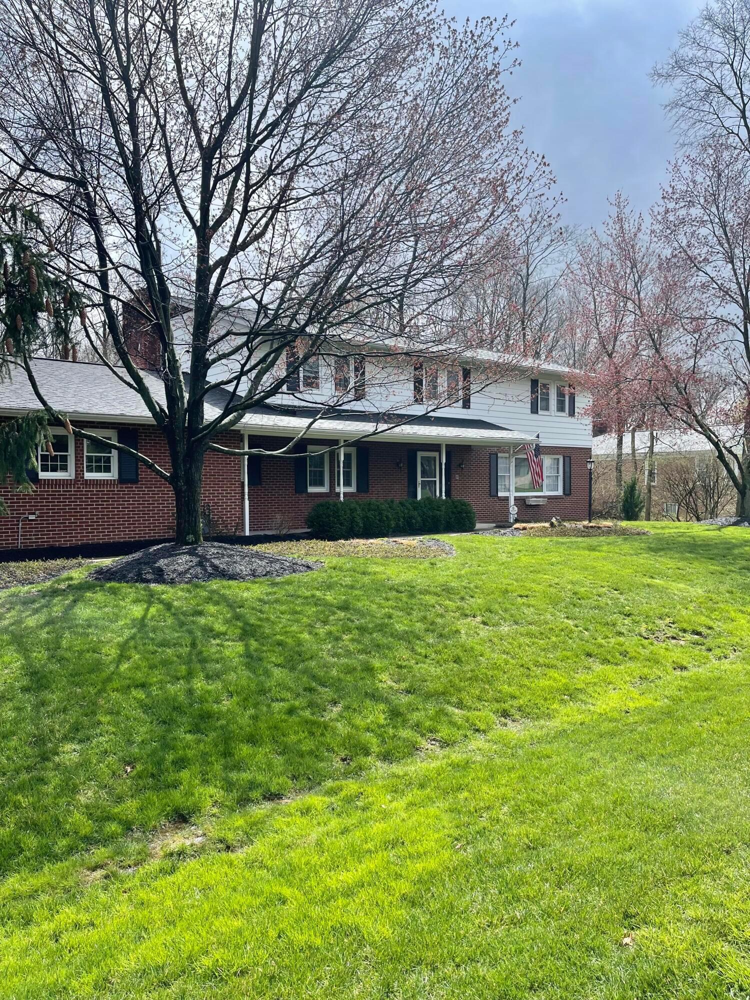 Property Photo: 322 Naiche Court OH 43213