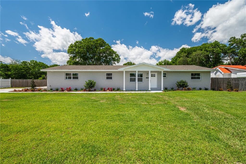 Property Photo:  3829 Old Salem Road  FL 33811 
