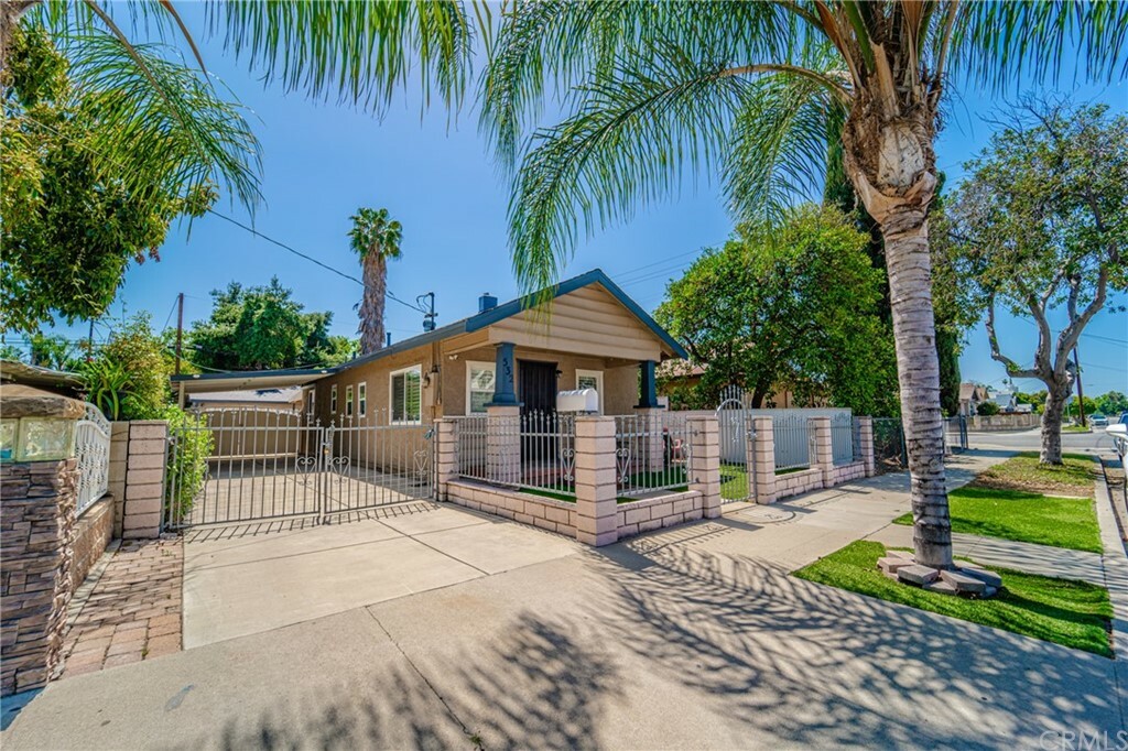 Property Photo: 532 E 10th Street CA 91766