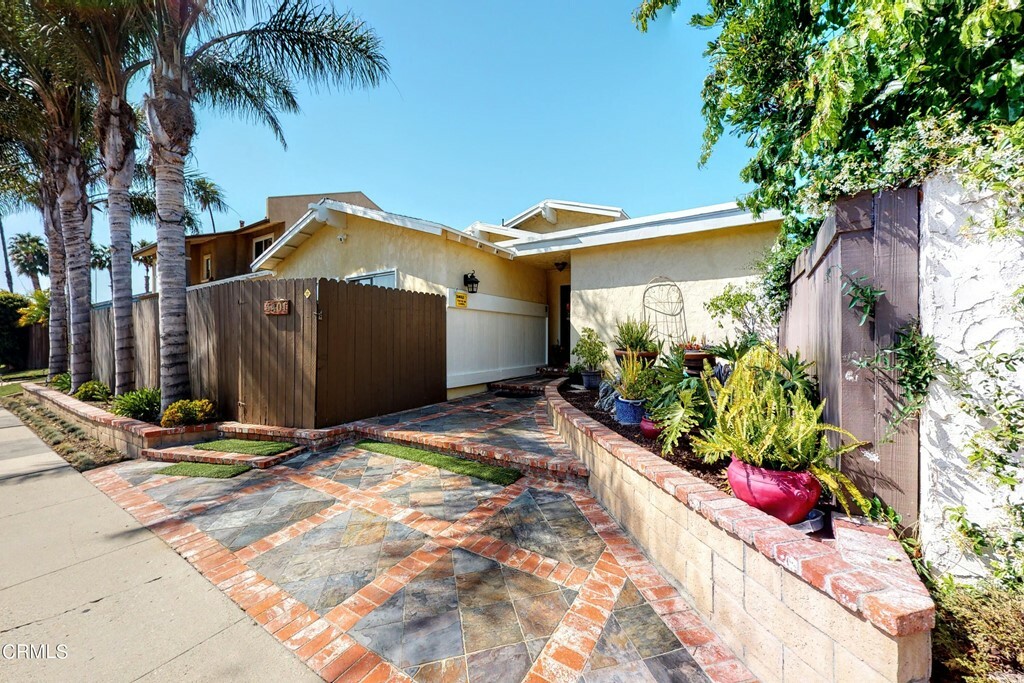 Property Photo:  3401 W Hemlock Street  CA 93035 