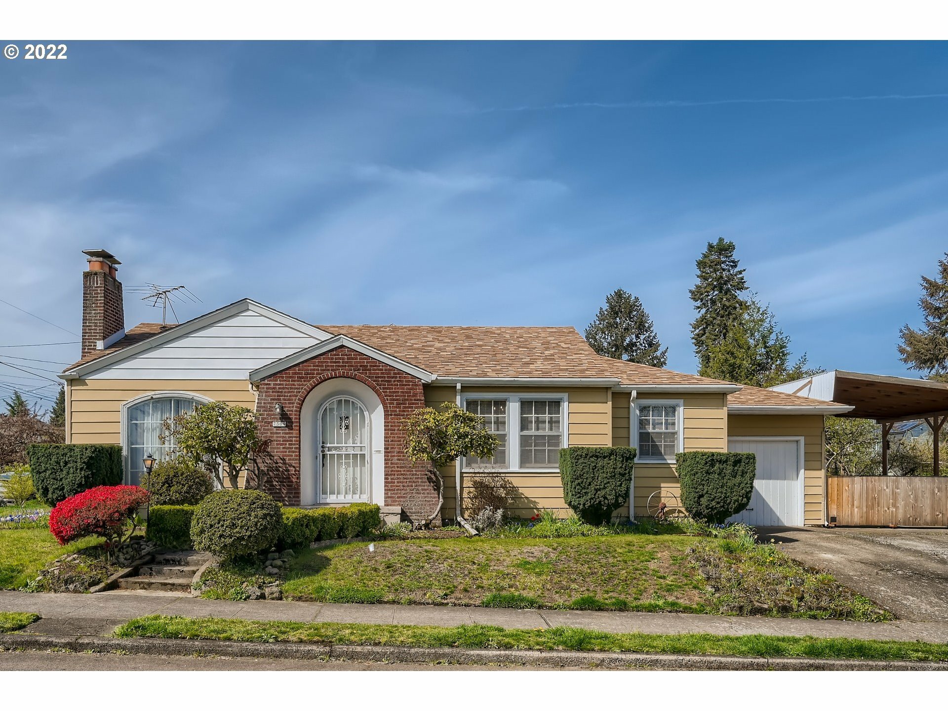 7309 N Commercial Ave  Portland OR 97217 photo
