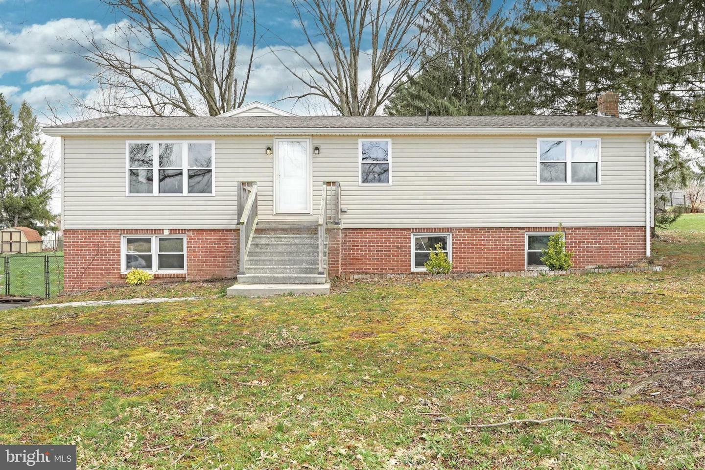 Property Photo: 141 Moulstown Drive PA 17301