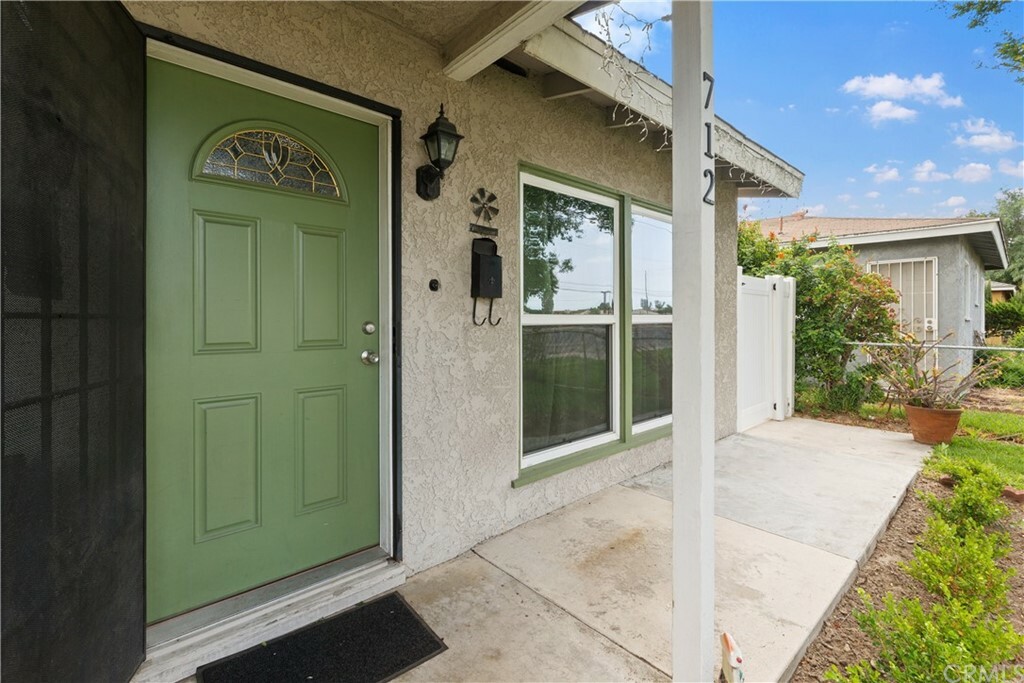 Property Photo:  712 N Magnolia Avenue  CA 92801 