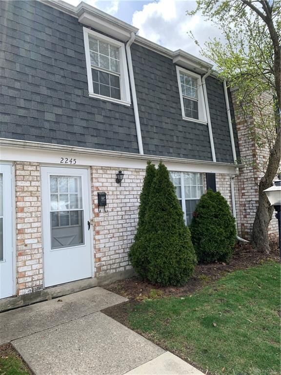 Property Photo: 2245 Crew Circle OH 45439