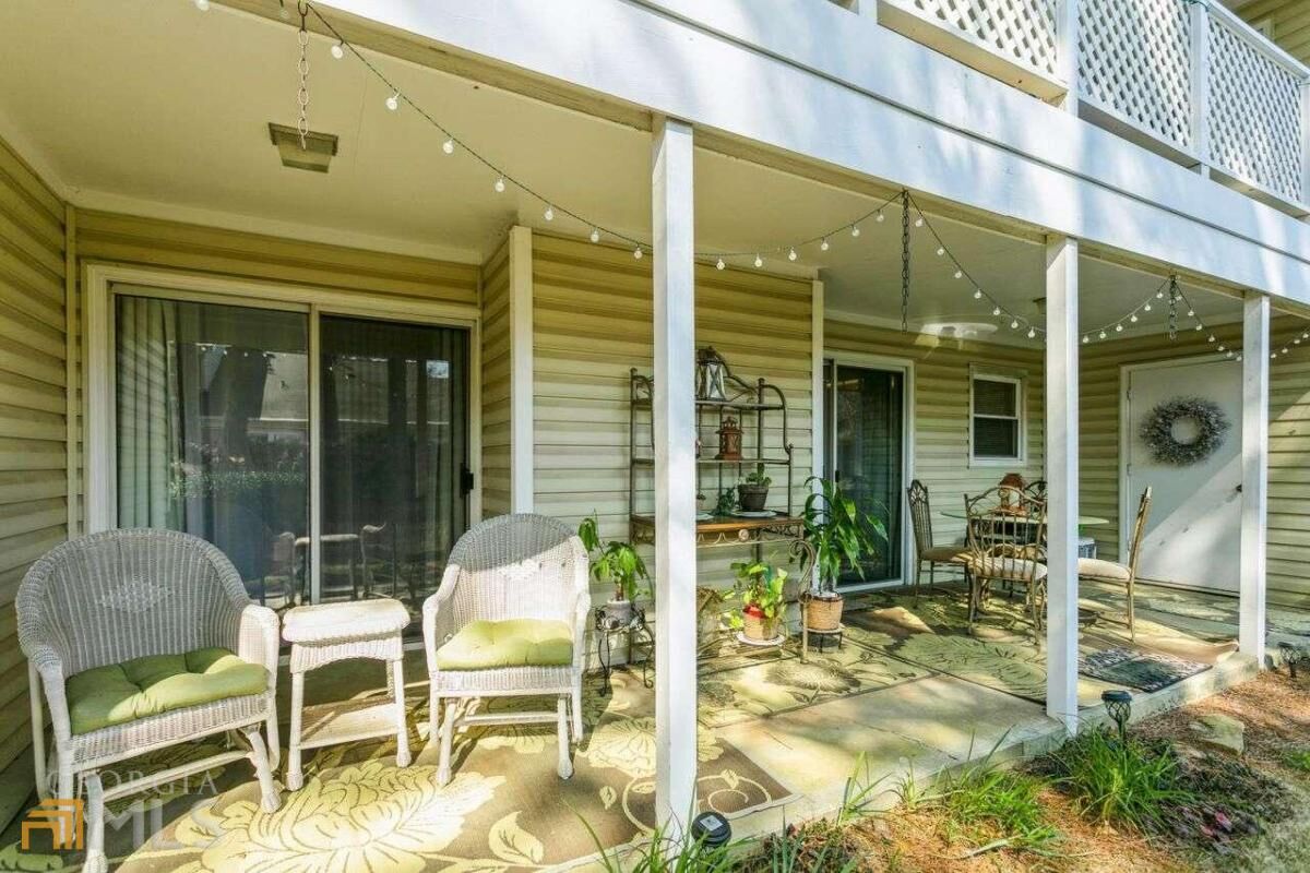 Property Photo: 42 Sutton Place GA 30002