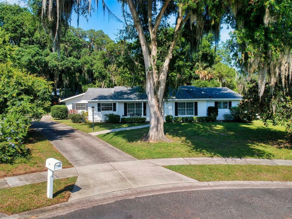 Property Photo:  2915 Cocovia Way  FL 34748 