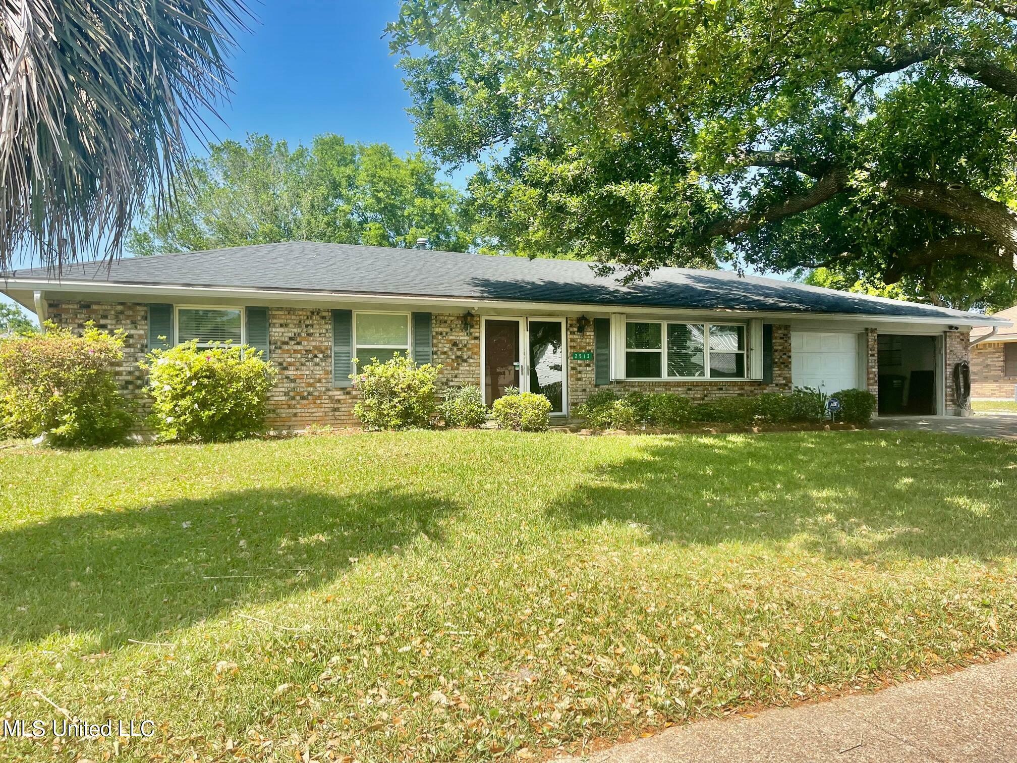 Property Photo:  2513 Palmer Drive  MS 39507 