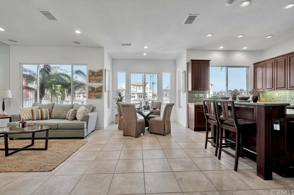 Property Photo: 347 Salta Verde CA 90803