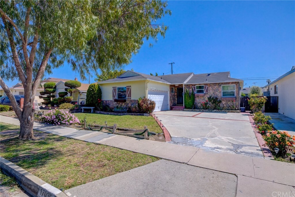 Property Photo:  17036 Casimir Avenue  CA 90504 