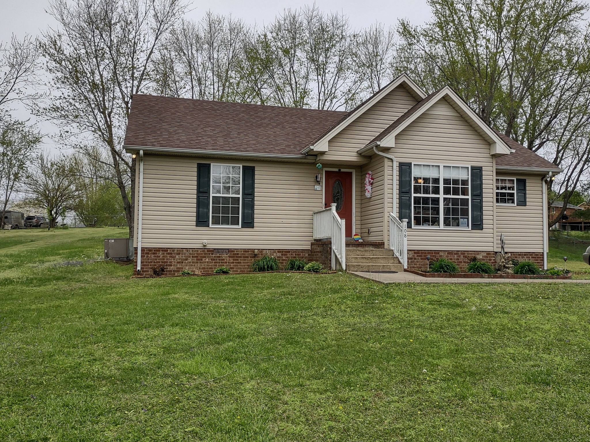 Property Photo:  108 Valley Dr  TN 37172 