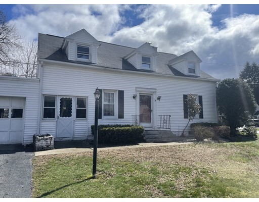 Property Photo:  8 Delmor Circle  MA 01095 