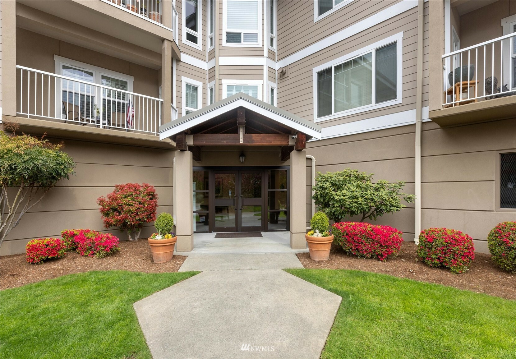 Property Photo:  1854 NW 195th Street 202  WA 98177 