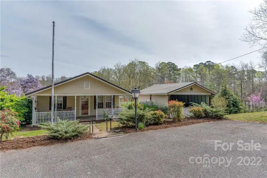 Property Photo:  301 Walker Street  NC 28722 