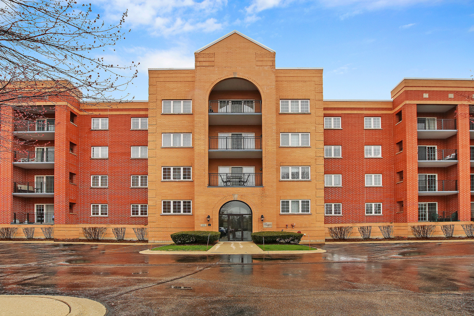 Property Photo:  55 S Hale Street 309  IL 60067 