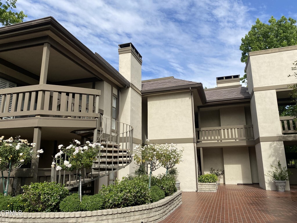 Property Photo: 222 Palmetto Drive CA 91105