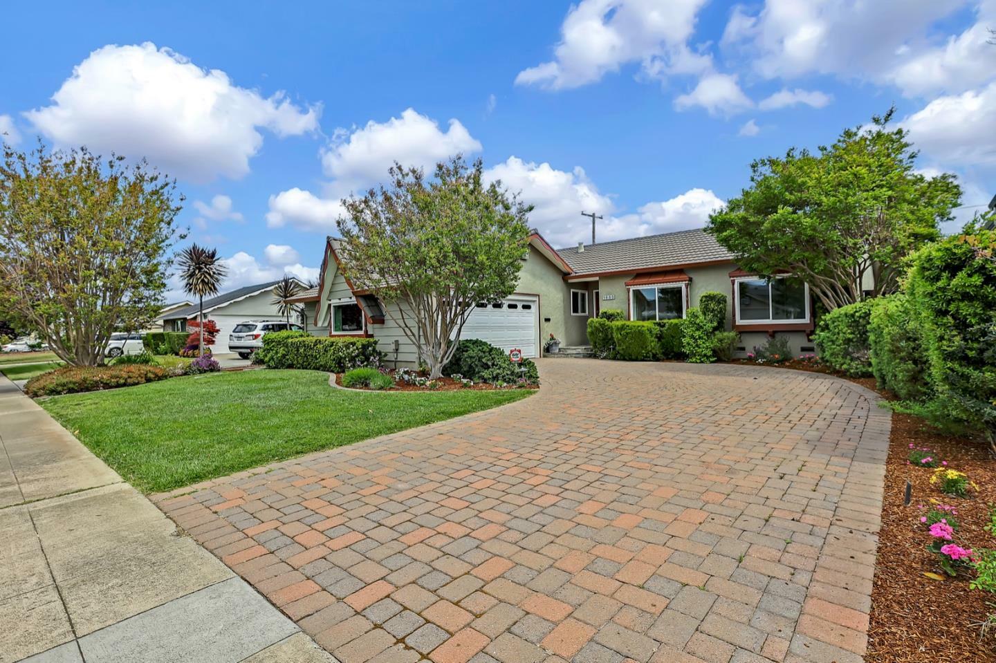Property Photo: 1650 McGregor Way CA 95129