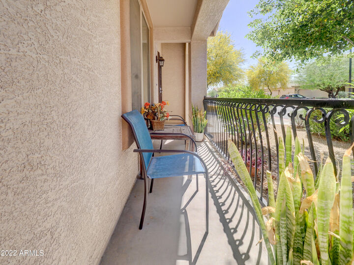 Property Photo:  2302 E Yavapai Lane  AZ 85119 