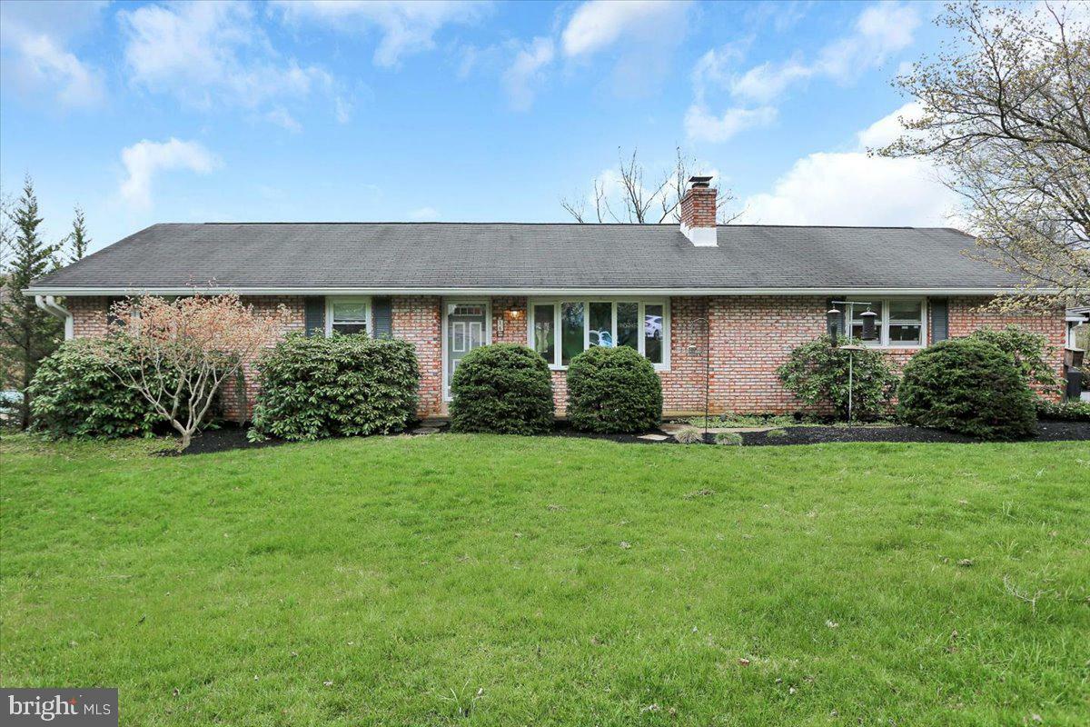 Property Photo:  16 Villa Lane  PA 17078 