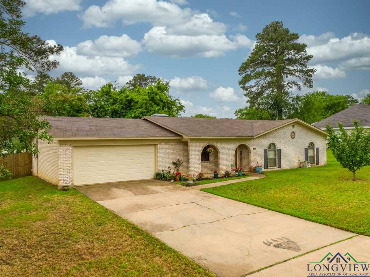 Property Photo:  2207 Pinecrest Dr.  TX 75647 