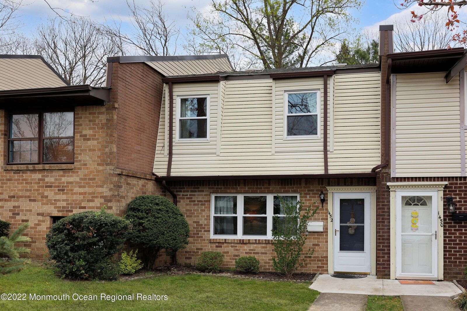 Property Photo:  1452 Viola Court  NJ 08724 