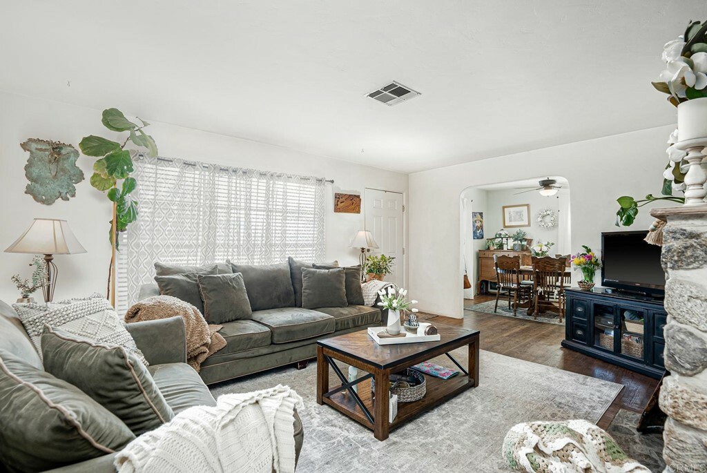 Property Photo: 122 Elmwood Avenue CA 92543