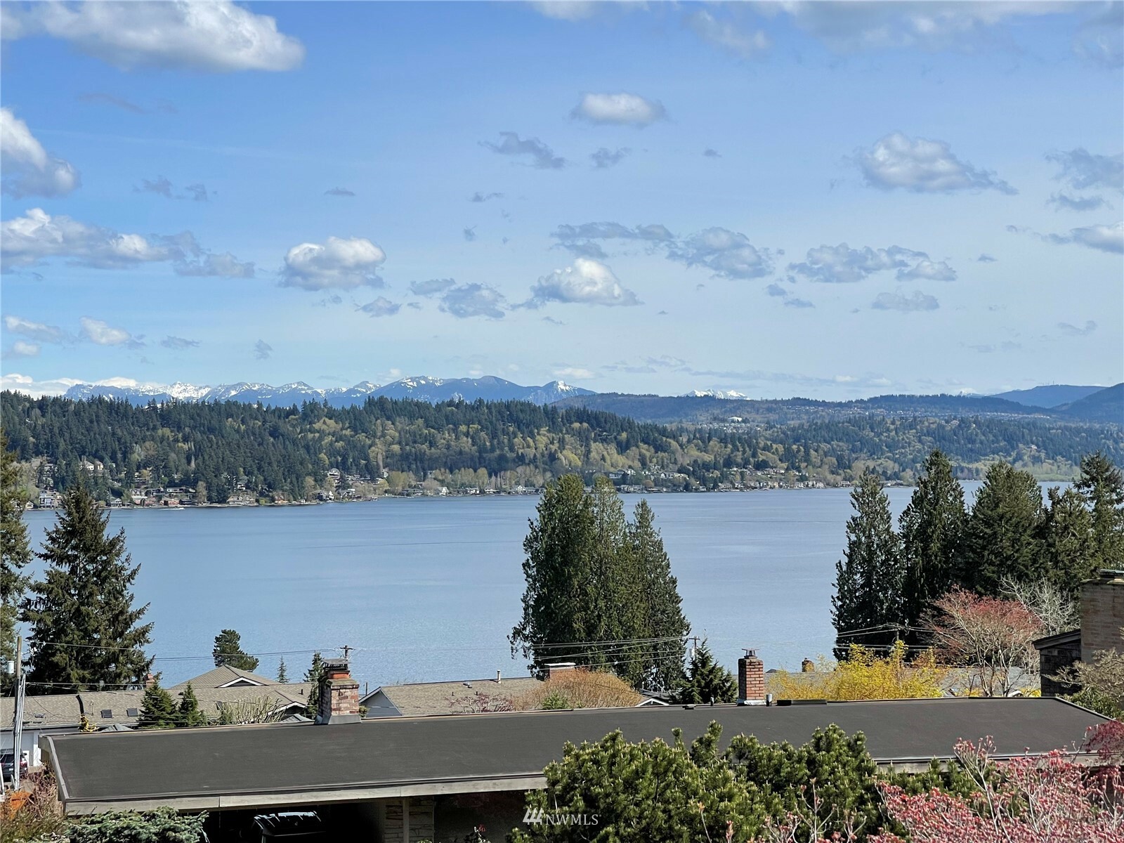 Property Photo:  2623 170th Avenue SE  WA 98008 