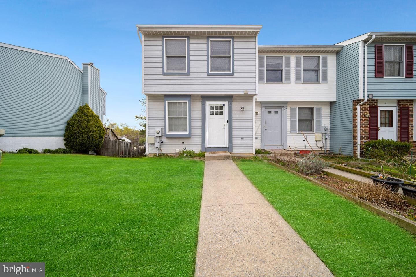 Property Photo:  25 Shelldrake Court  MD 20872 