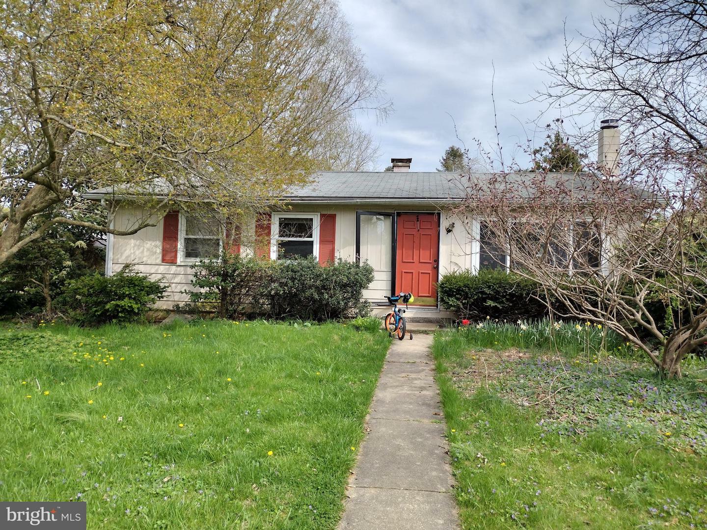 415 Lincolnway Drive  York PA 17408 photo